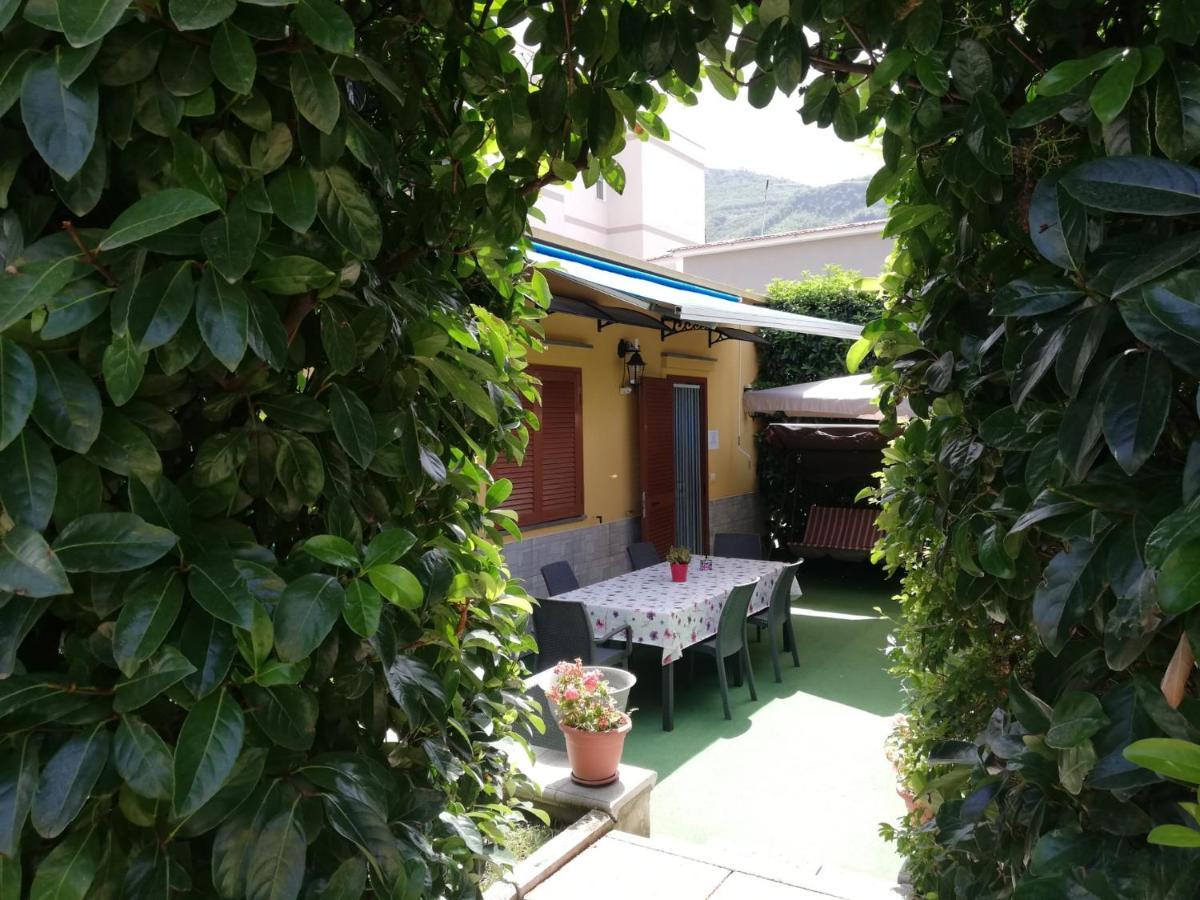 Depandance Con Piscina In Uso In Esclusivo In B&B SantʼAntonio Abate Exteriör bild