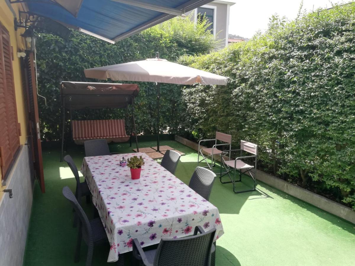Depandance Con Piscina In Uso In Esclusivo In B&B SantʼAntonio Abate Exteriör bild