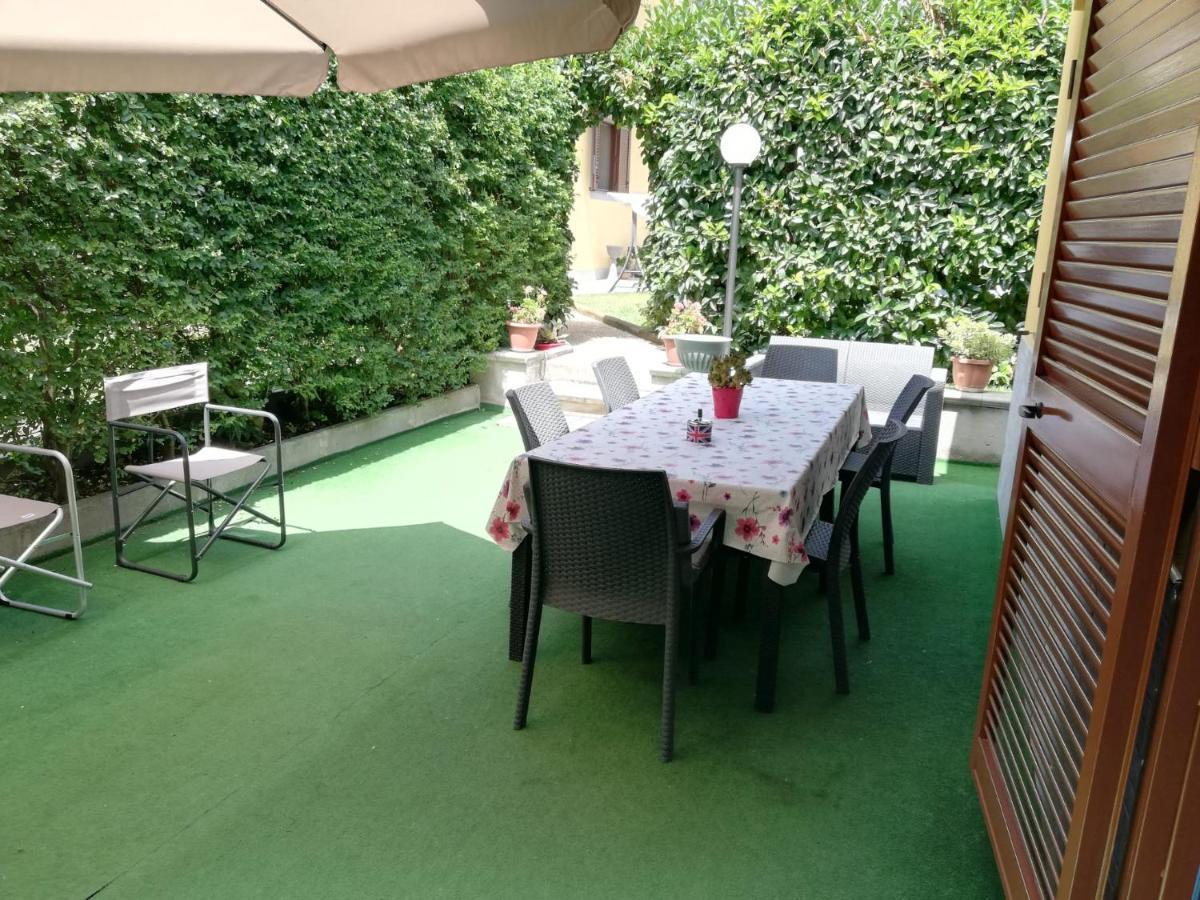 Depandance Con Piscina In Uso In Esclusivo In B&B SantʼAntonio Abate Exteriör bild