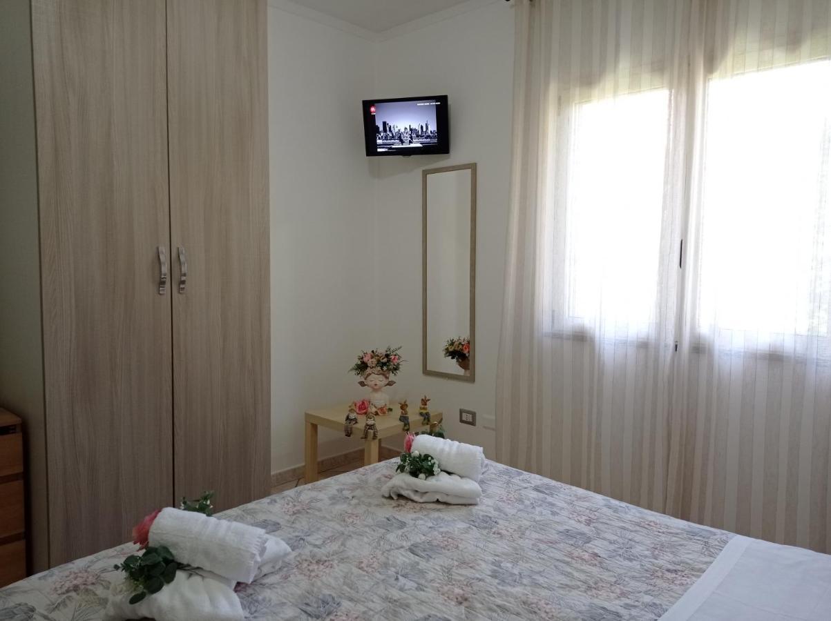 Depandance Con Piscina In Uso In Esclusivo In B&B SantʼAntonio Abate Exteriör bild