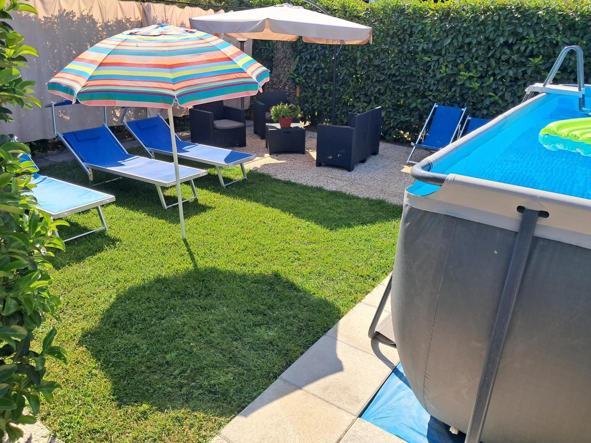 Depandance Con Piscina In Uso In Esclusivo In B&B SantʼAntonio Abate Exteriör bild